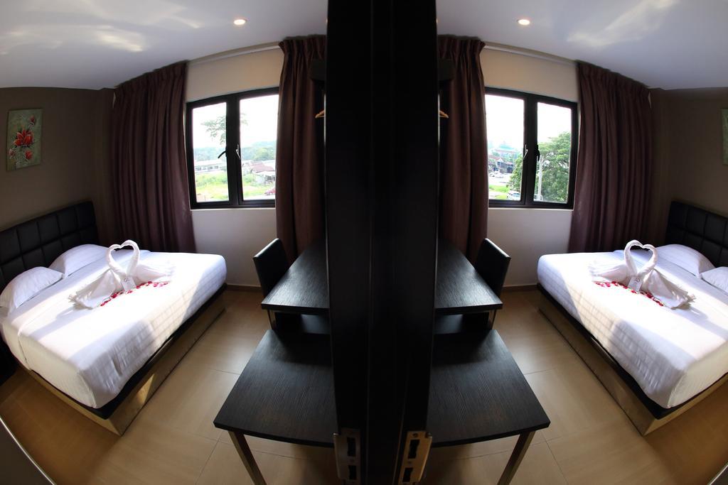 Gl Hotel Келуанг Стая снимка