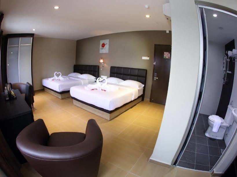 Gl Hotel Келуанг Екстериор снимка