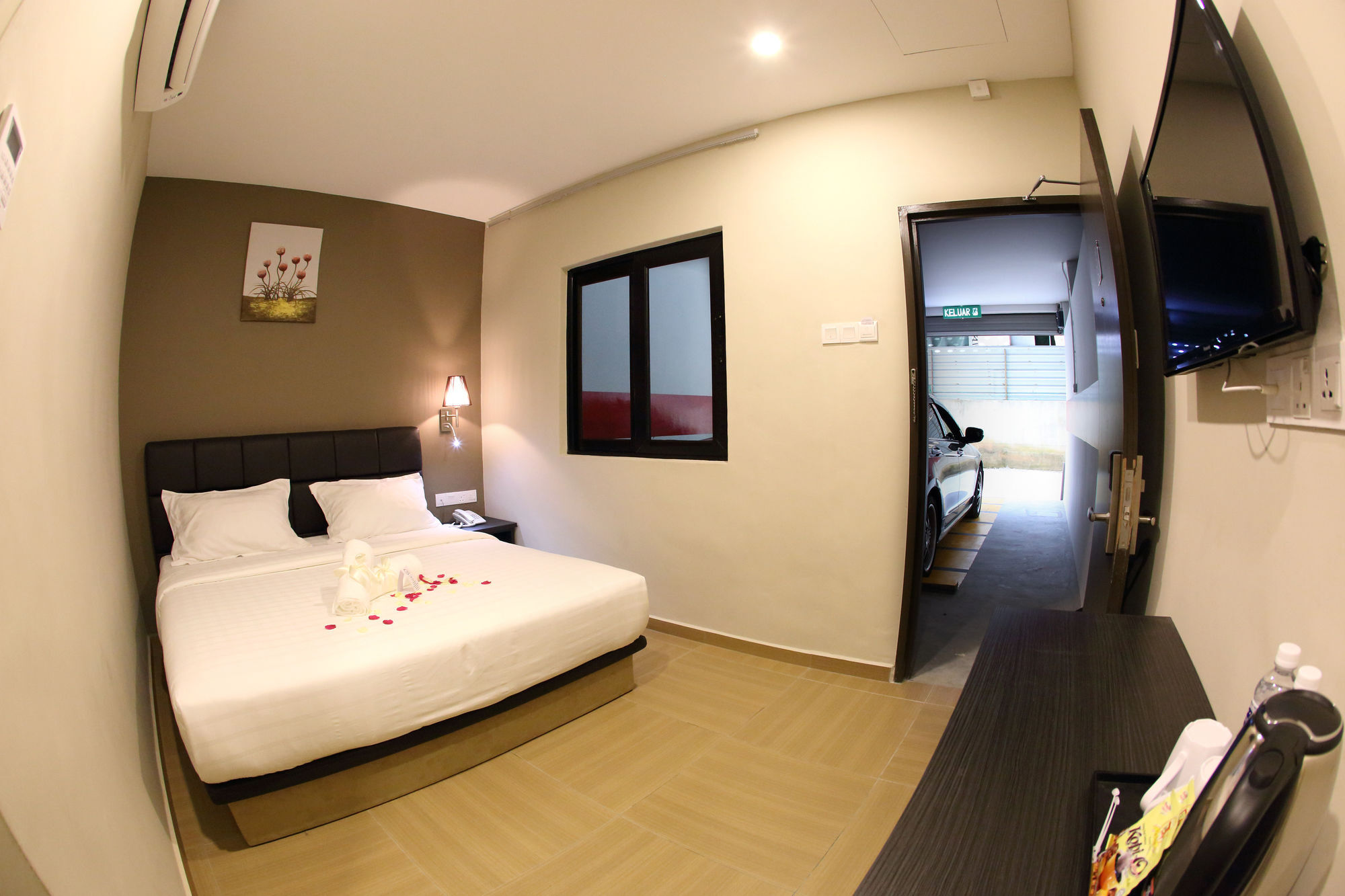 Gl Hotel Келуанг Екстериор снимка