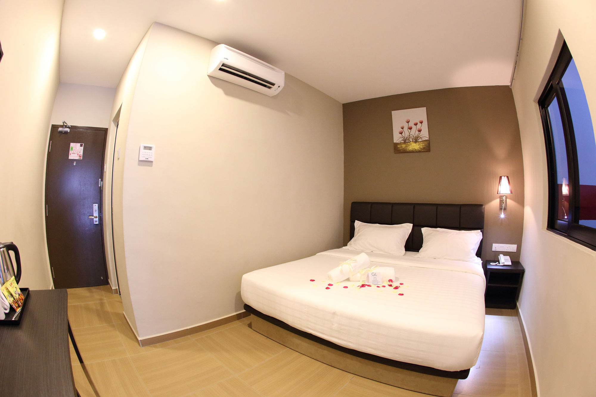 Gl Hotel Келуанг Екстериор снимка